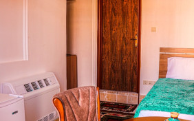 اتاق یک تخته هتل بوتیک دربار یزد