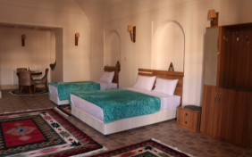 اتاق سه تخته هتل بوتیک دربار یزد