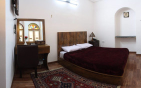 اتاق دوتخته دبل حیاط سرا هتل فاضلی یزد