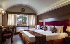 اتاق سه تخته(دوتخته+نفراضافه) هتل پارسیان یزد