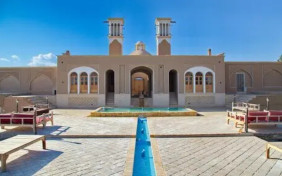 اقامتگاه بومگردی خانه باغ شاکر آران و بیدگل