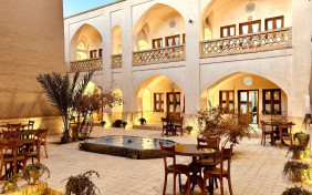 اقامتگاه سنتی سرای طاق چشمه آران و بیدگل