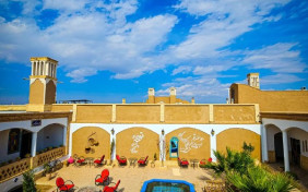 اقامتگاه بومگردی عمارت سرهنگ بادرود