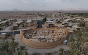 اقامتگاه بومگردی بوم قلعه آریز بافق