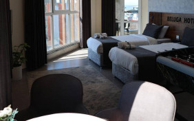 سوئیت یک خوابه چهارتخته رو به خیابون هتل آپارتمان رویال بلوگا بندر انزلی