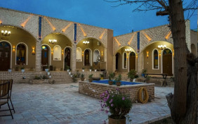 اقامتگاه بومگردی عمارت مهاجر خرقان بسطام