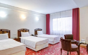 چهار تخته پشت به پیست هتل یک هتل جهانگردی دیزین