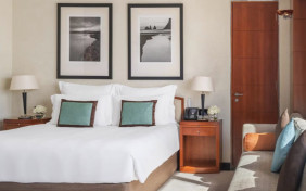 دو تخته دلوکس هتل جمیرا امارات تاورز (Jumeirah Emirates Towers) دبی