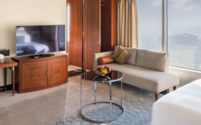 سه تخته دلوکس هتل جمیرا امارات تاورز (Jumeirah Emirates Towers) دبی