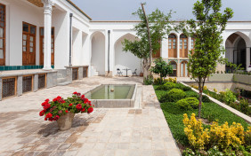 اقامتگاه سنتی درختی اصفهان