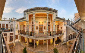 اقامتگاه سنتی ایزدی اصفهان