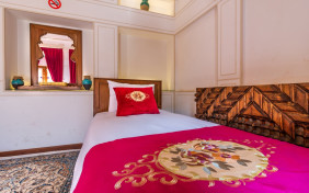 اتاق یک تخته کنج (بدون سرویس و حمام اختصاصی ) اقامتگاه سنتی میناس اصفهان