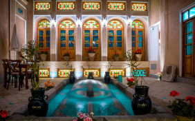 اقامتگاه سنتی عمارت طاووسیه اصفهان