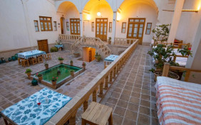 اقامتگاه سنتی کاشانه روشن کاشان 2