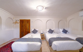 اتاق 112( سه تخته) اقامتگاه سنتی بوتیک سرای قجر کاشان