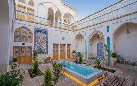 اقامتگاه سنتی رزاس کاشان