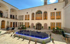 اقامتگاه سنتی خانه صبا کاشان