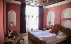 سوئیت دو نفره کولان هتل دیاکو سنندج