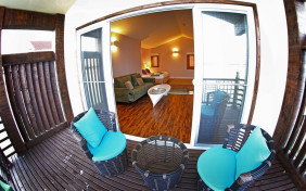 سوئیت دو نفره رویال رو به ترنج هتل ترنج کیش