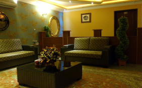 اتاق چهار تخته هتل شهریار بازرگان ماکو