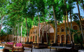 اقامتگاه سنتی باغ خوشنویس مهریز