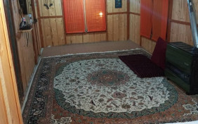 سوئیت سنبل سه نفره (یک تخت دونفره+ سرویس کف خواب) اقامتگاه بومگردی عموقدرت مینودشت