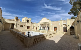 اقامتگاه بومگردی دیوان سالار نائین