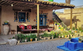 اقامتگاه بومگردی خانه کورشک پاسارگاد