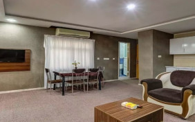 سوئیت چهار تخته رو به دریا هتل شمس قشم