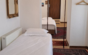 سوئیت دوتخته توئین هوران هتل دیاکو سنندج