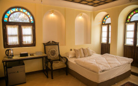 سوئیت پنج نفره رویار هتل دیاکو سنندج