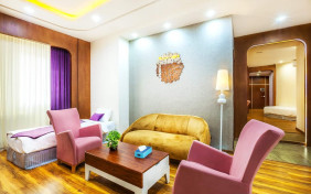 سوئیت یک خوابه پنج تخته رویال هتل رویال پارک سرعین