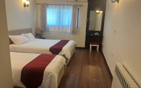 اتاق سه تخته هتل نارنج ساری