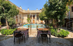 اقامتگاه سنتی پنج دری شیراز