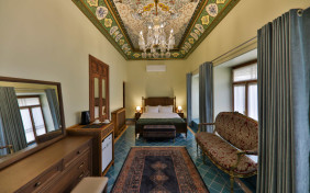 اتاق دوتخته دبل ارجان رویال vip هتل بوتیک سنتی عمارت فرهادی شیراز