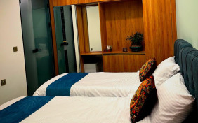 اتاق دو تخته تویین شهرزاد هتل بوتیک ماه گیسو شیراز