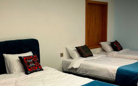 اتاق سه تخته خاتون هتل بوتیک ماه گیسو شیراز