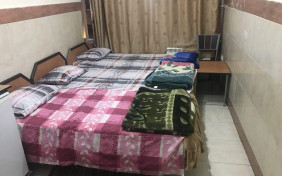 اتاق سه تخته مهمانپذیر پیام شیراز