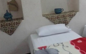 اتاق یک تخته طبقه اول هتل سنتی سرابی شوشتر