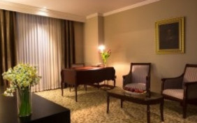 سوئیت جونیور سه تخته خانوادگی رو به شهر CF ( طبقات 4 تا 9) هتل اسپیناس پالاس تهران