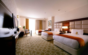 اتاق سه تخته جدا رو به شهرCF (طبقات 4 تا 9) هتل اسپیناس پالاس تهران