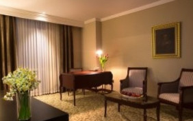 سوئیت جونیور سه تخته خانوادگی CF (طبقات 4 تا 9 ) هتل اسپیناس پالاس تهران