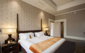 اتاق رویال فمیلی بالکن دار PF (طبقات 10 تا 14) هتل اسپیناس پالاس تهران