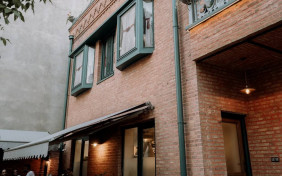 اقامتگاه سنتی عمارت 85 تهران 2