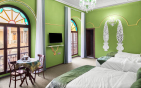 اتاق چهار تخته هتل بوتیک عمارت ملوکانه تهران