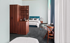 اتاق سه تخته هتل بوتیک عمارت ملوکانه تهران