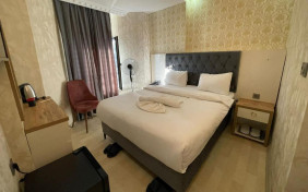 یک تخته هتل پرا وایت (Pera White) وان