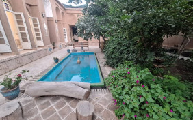 اقامتگاه بومگردی عمارت بانو یزد