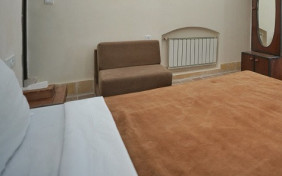 اتاق یک تخته هتل سنتی رز یزد