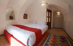 اتاق دوتخته دبل هتل سنتی کوروش یزد